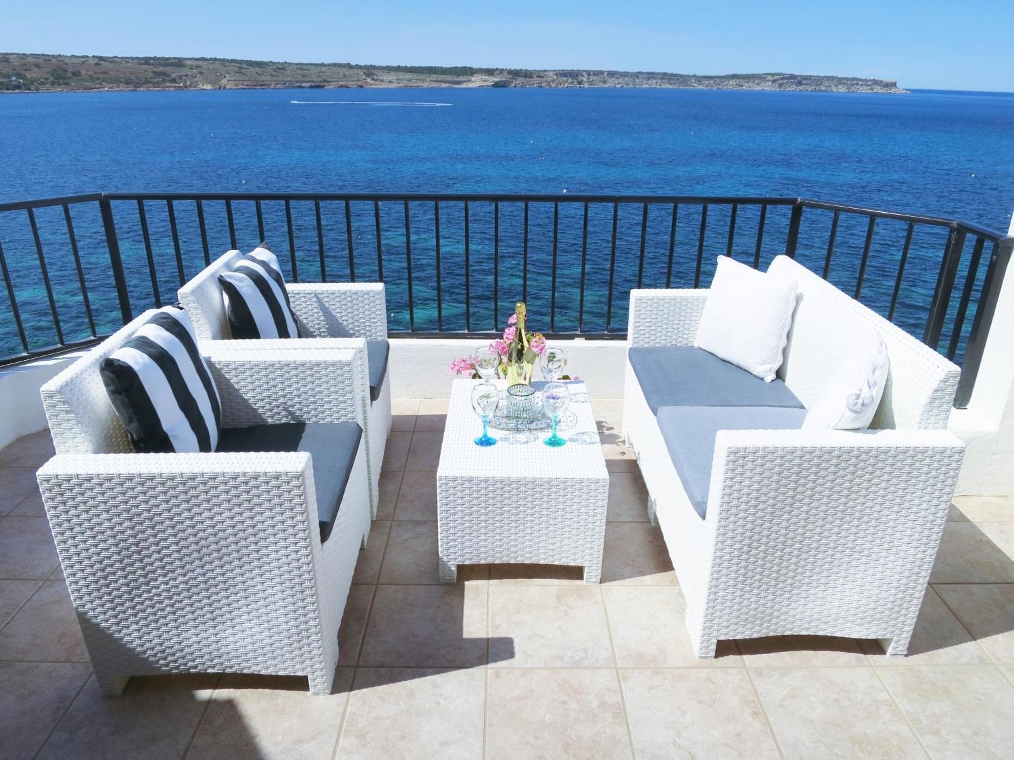 Seafront Apartment Terrace, Lounger & Panoramic Ocean Views Mellieha Luaran gambar