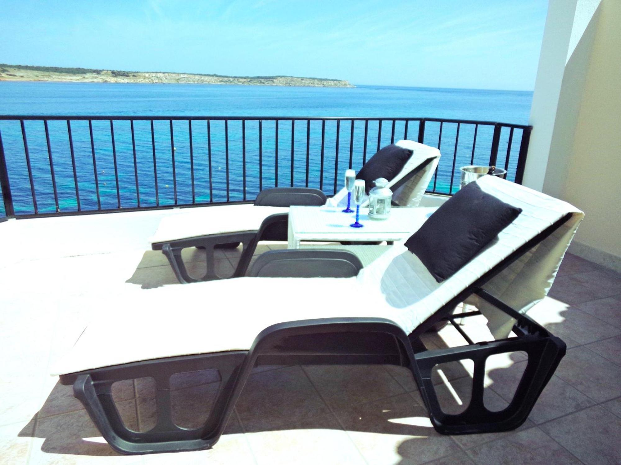 Seafront Apartment Terrace, Lounger & Panoramic Ocean Views Mellieha Luaran gambar