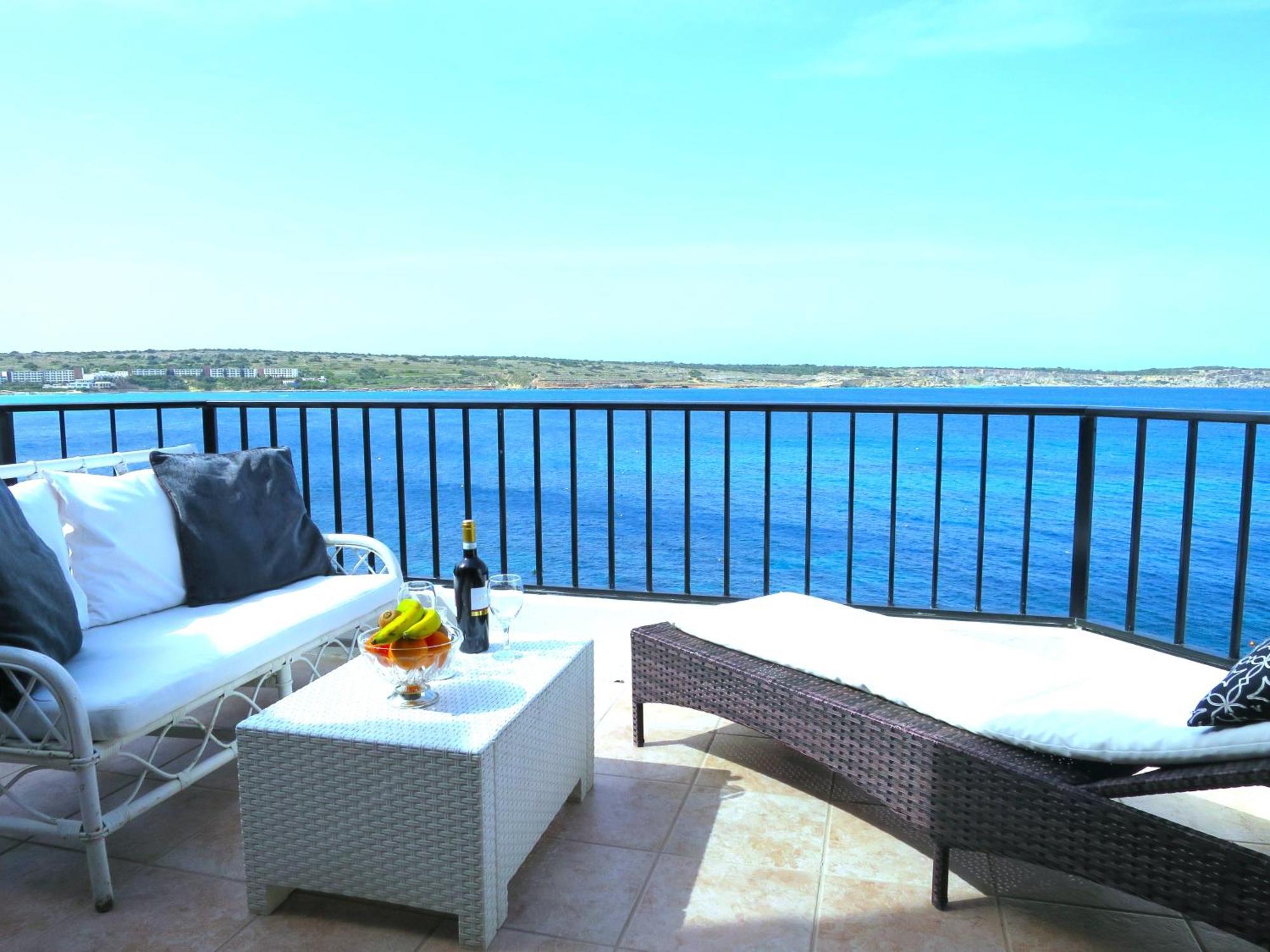Seafront Apartment Terrace, Lounger & Panoramic Ocean Views Mellieha Luaran gambar