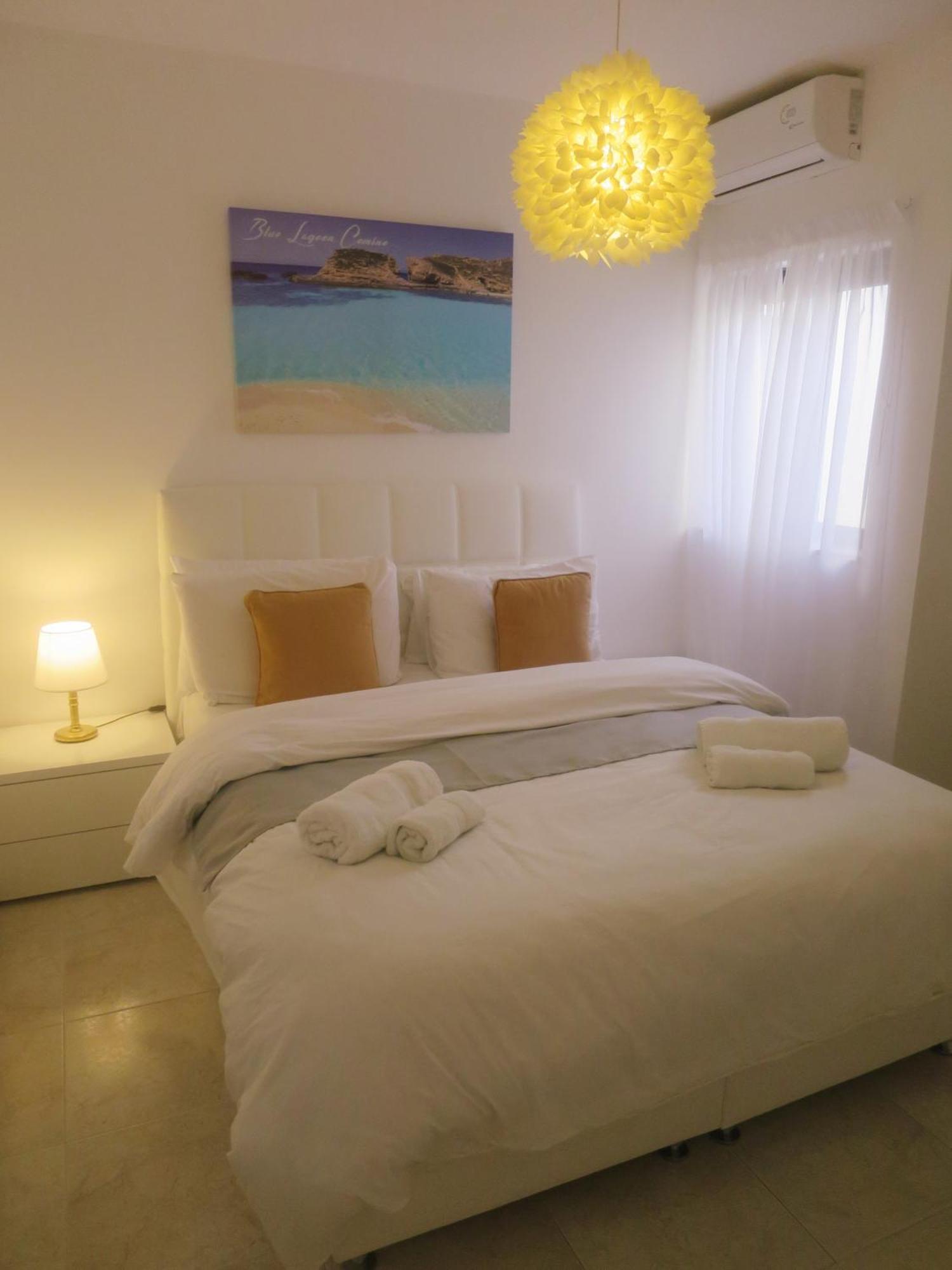 Seafront Apartment Terrace, Lounger & Panoramic Ocean Views Mellieha Luaran gambar