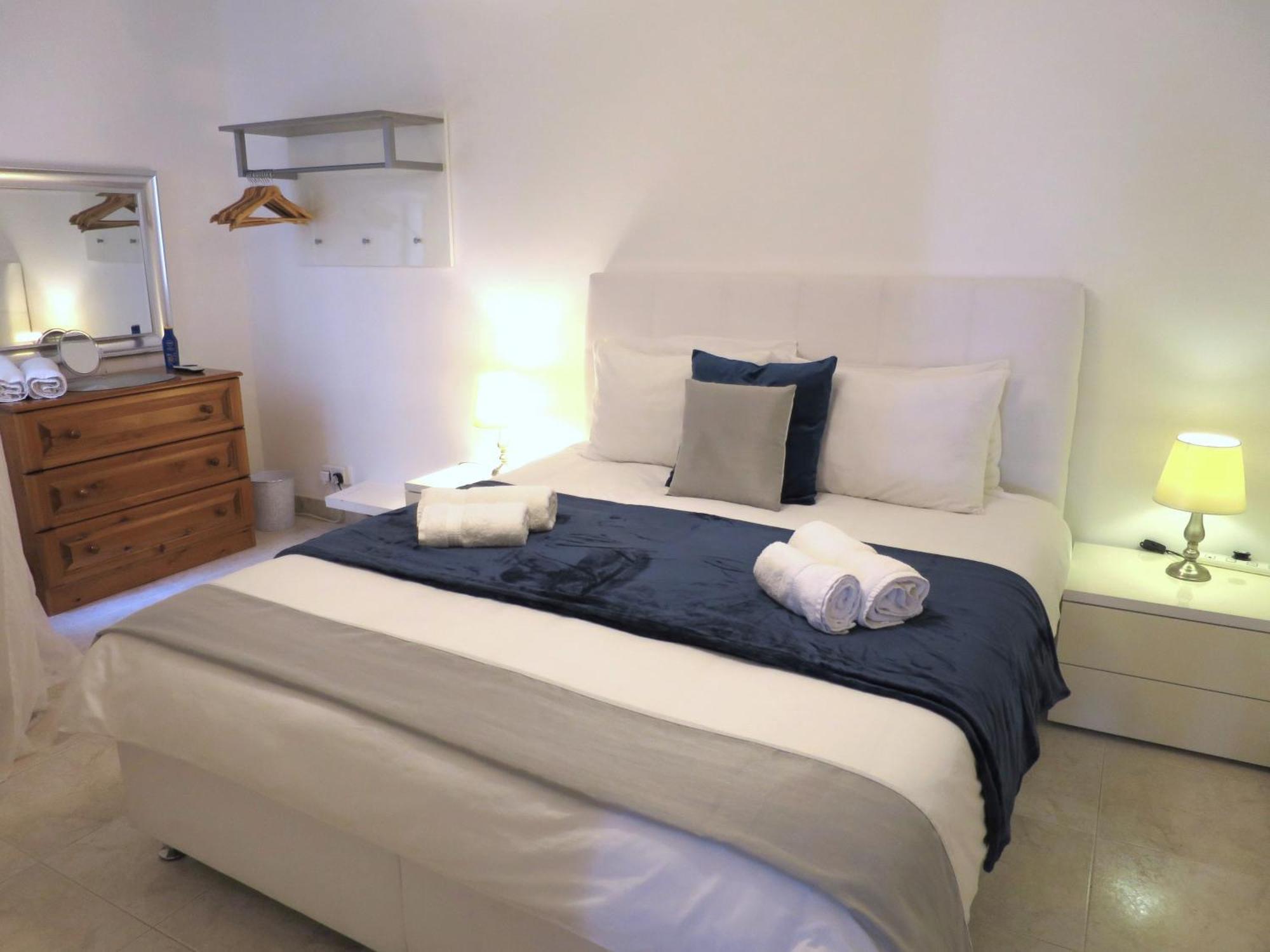 Seafront Apartment Terrace, Lounger & Panoramic Ocean Views Mellieha Luaran gambar